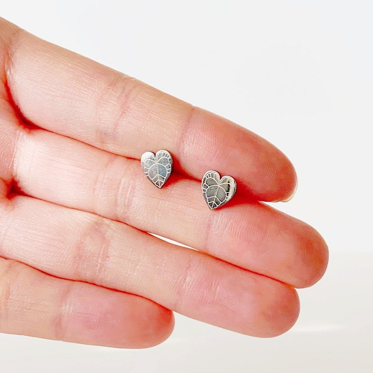 Anthurium Clarinervium Metal Stud Earrings